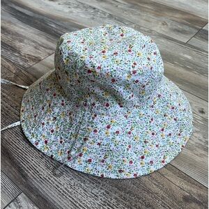NWT Garden Sun Bucket Hat OS White with Floral Print Ties 15” Across Brim